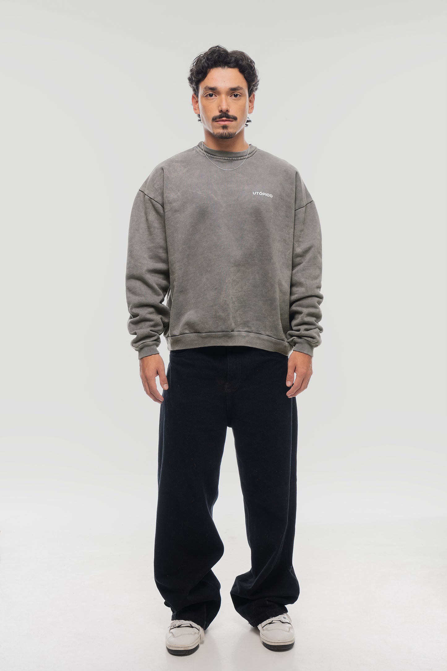 Crewneck Essentials - Gris Vintage