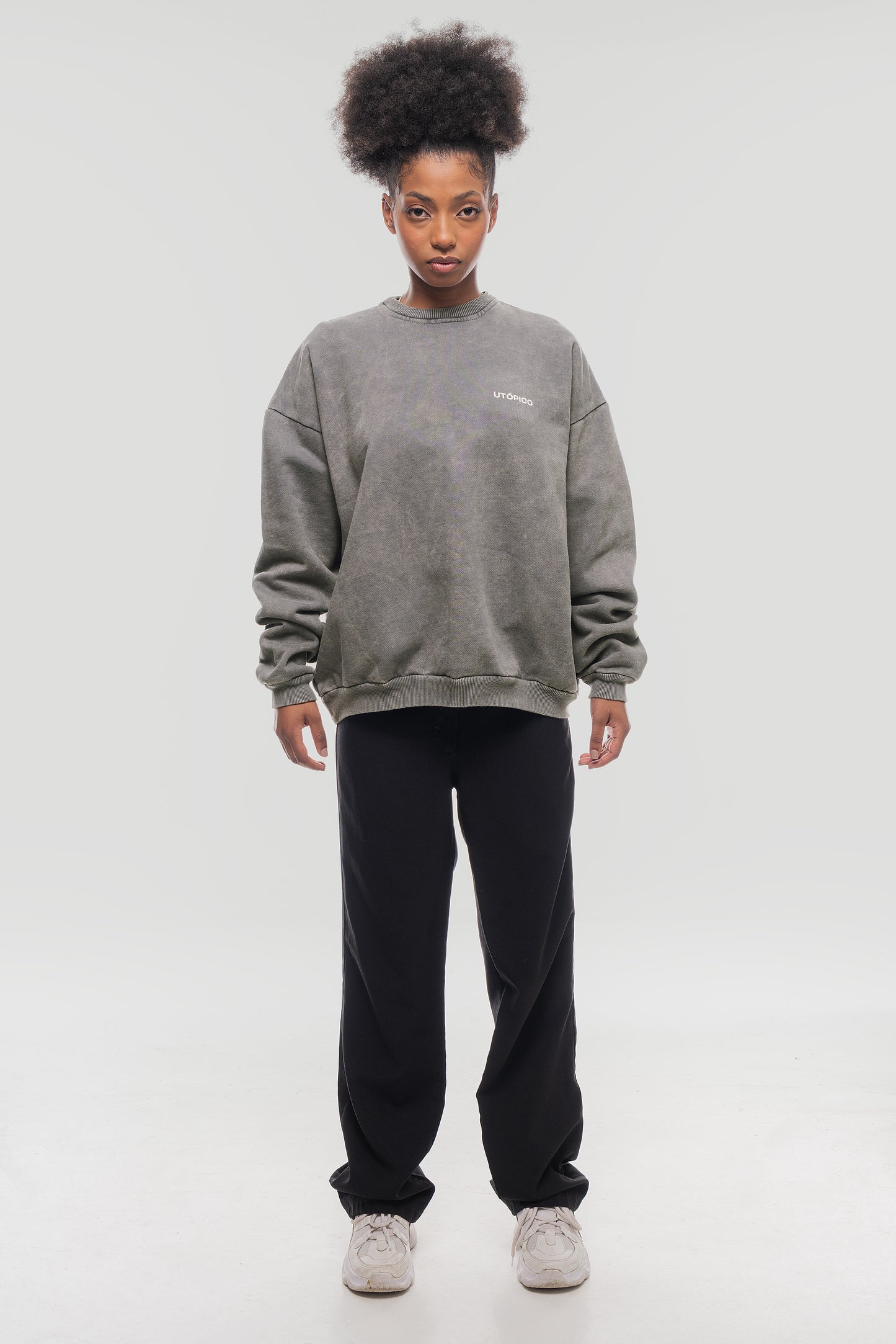 Crewneck Essentials - Gris Vintage