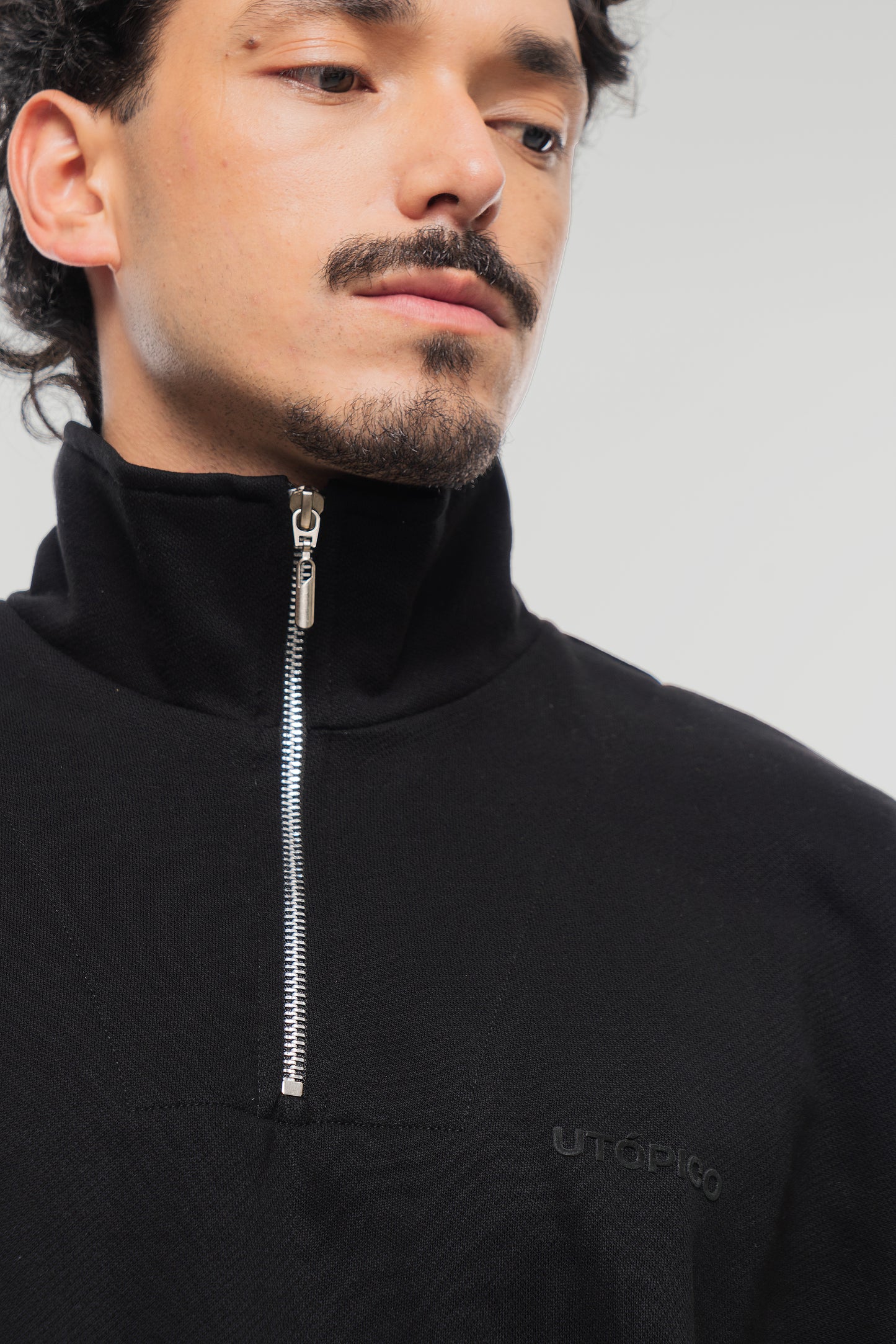 Halfzip Essentials - Negro