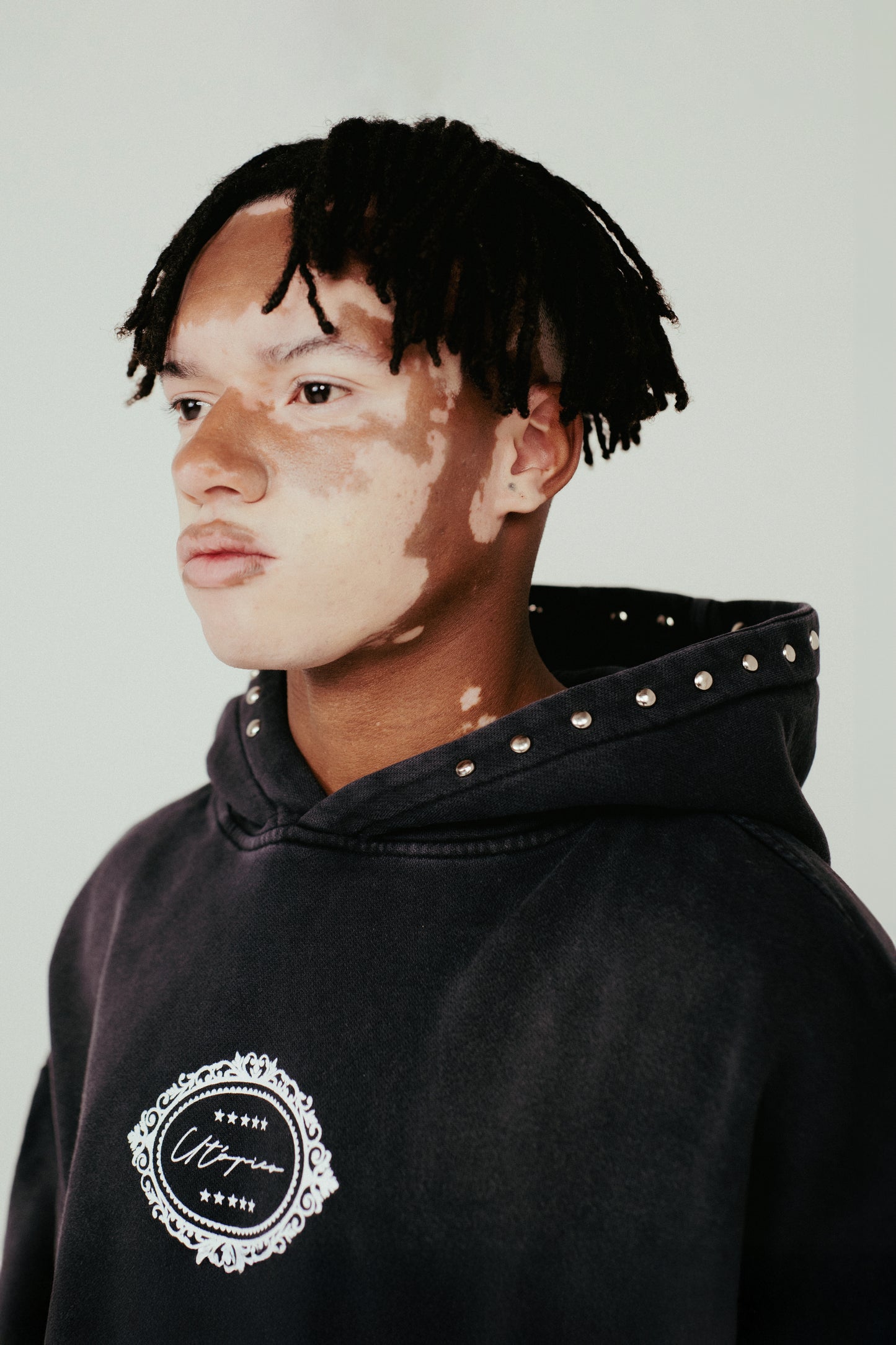 HOODIE GRADIENT - SACRED ICON