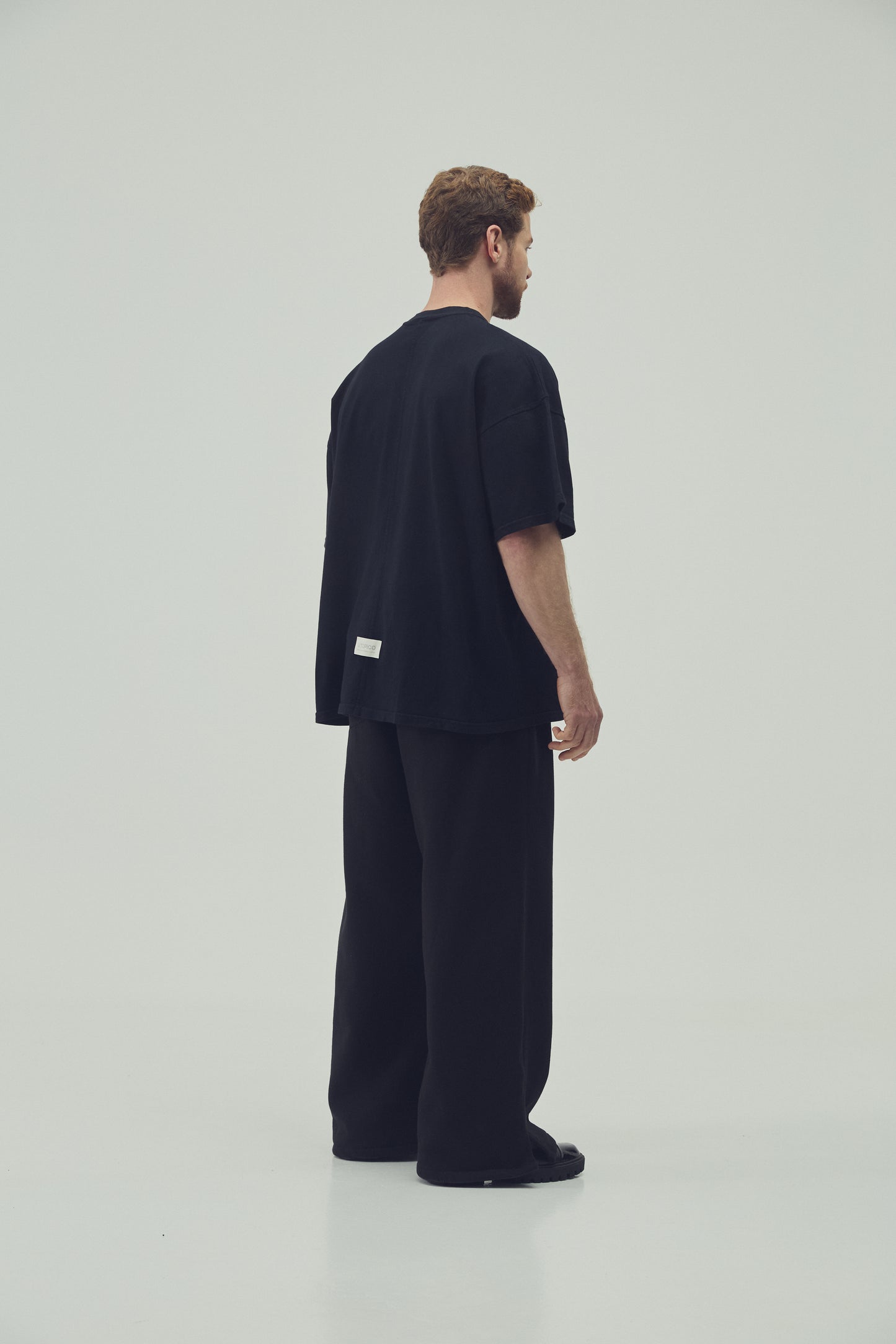 CAMISETA OVERSIZED -  NEGRO