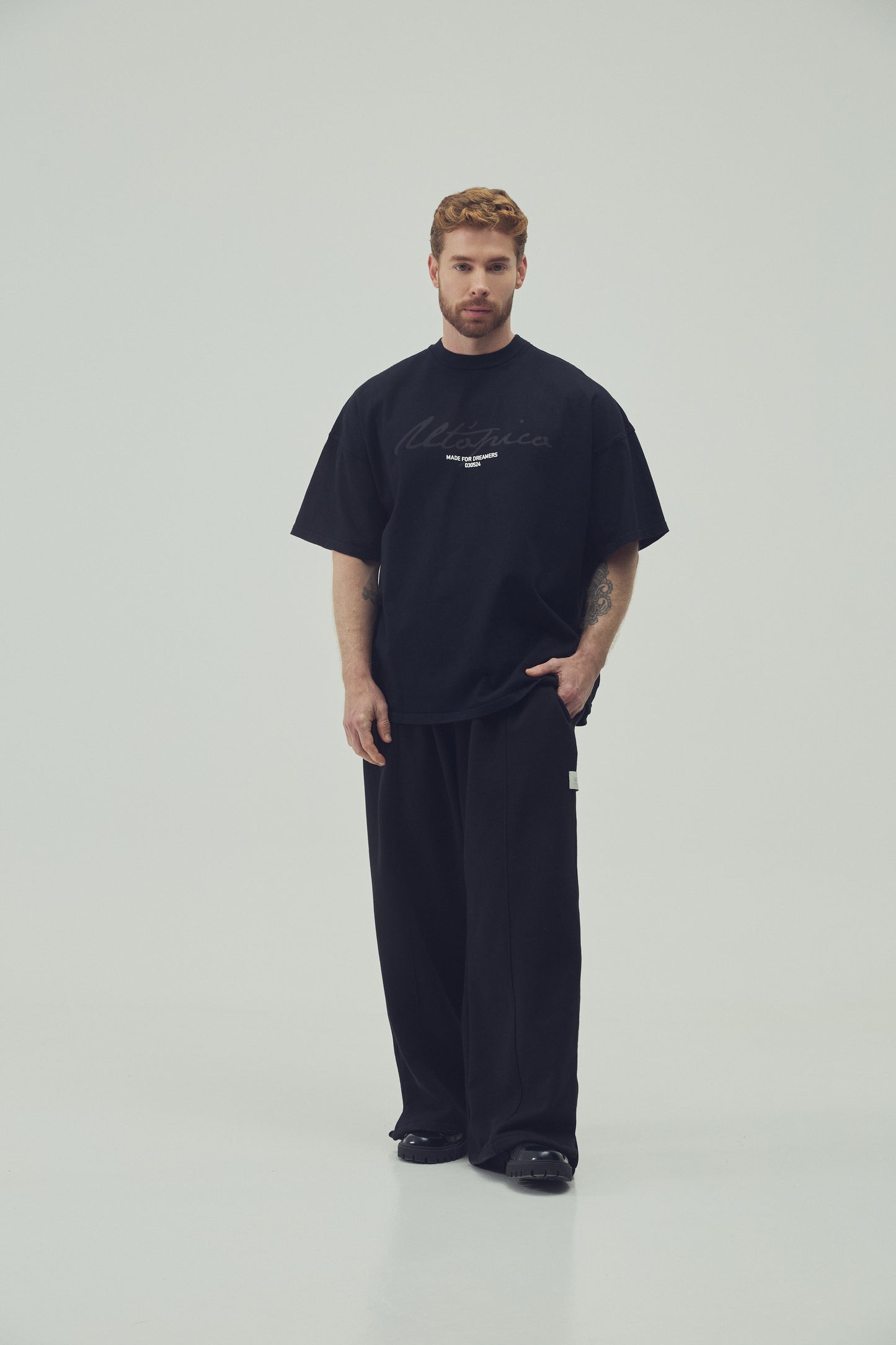 CAMISETA OVERSIZED -  NEGRO