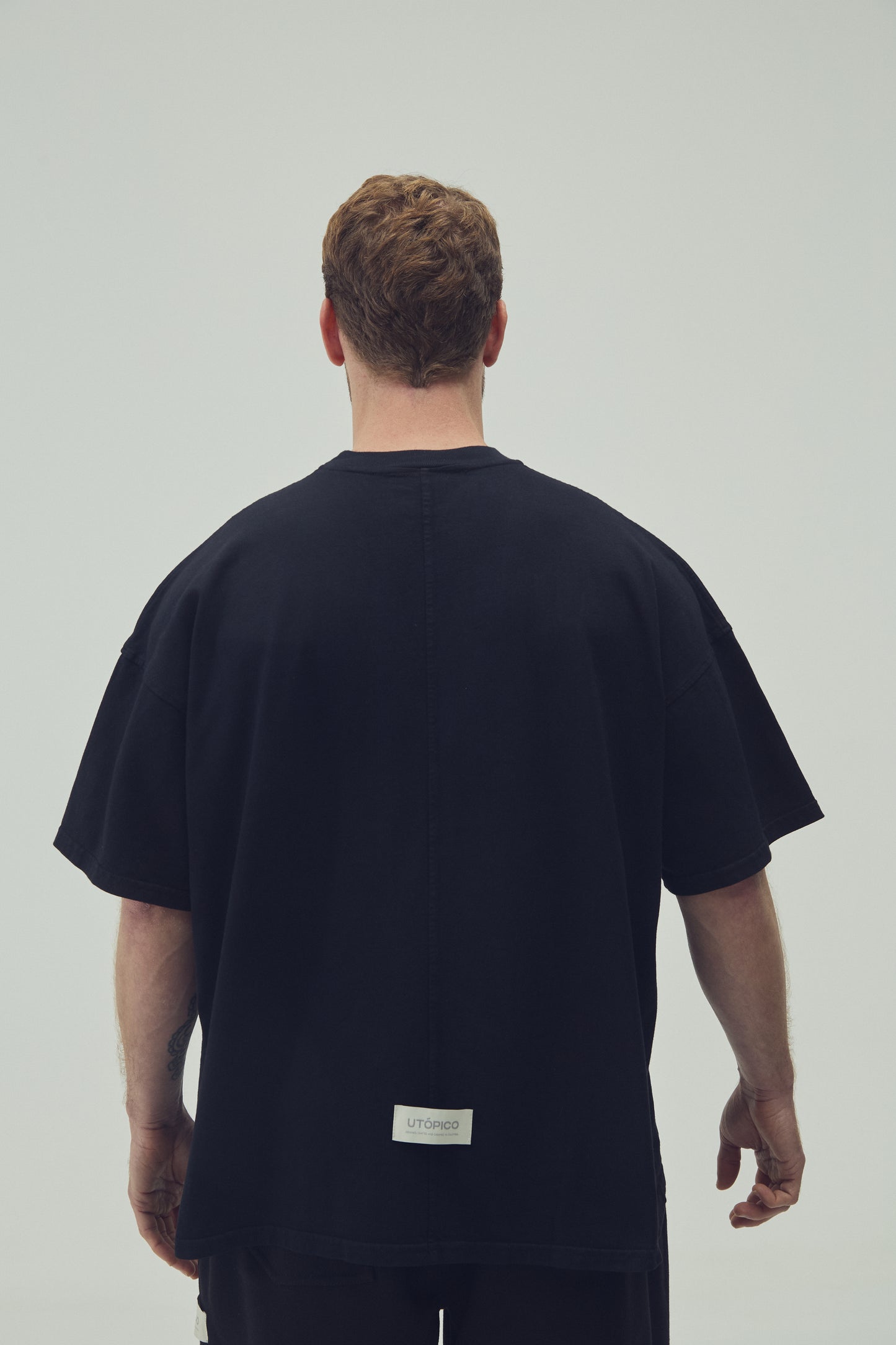 CAMISETA OVERSIZED -  NEGRO