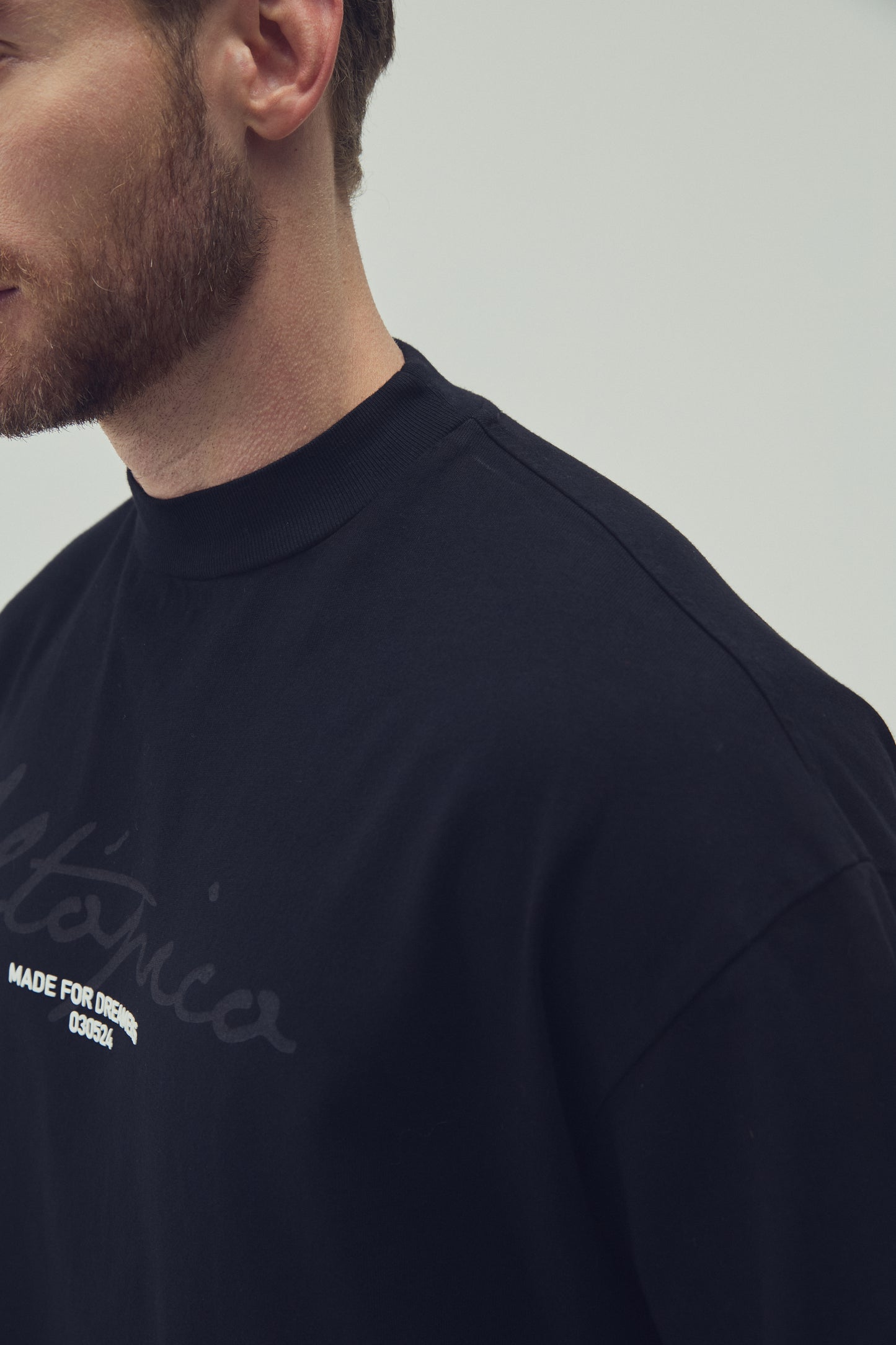 CAMISETA BOXY FIT - NEGRO