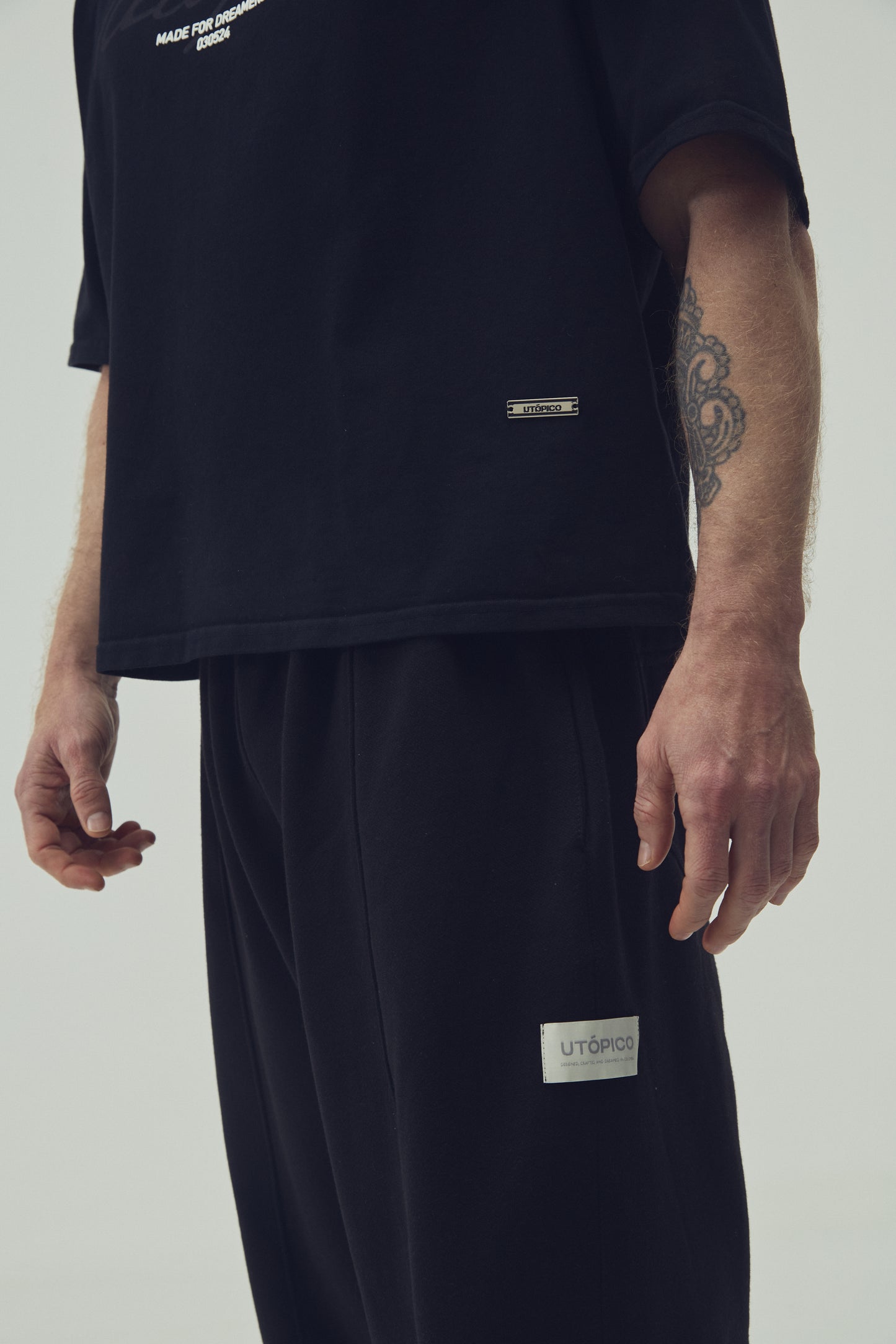 CAMISETA BOXY FIT - NEGRO