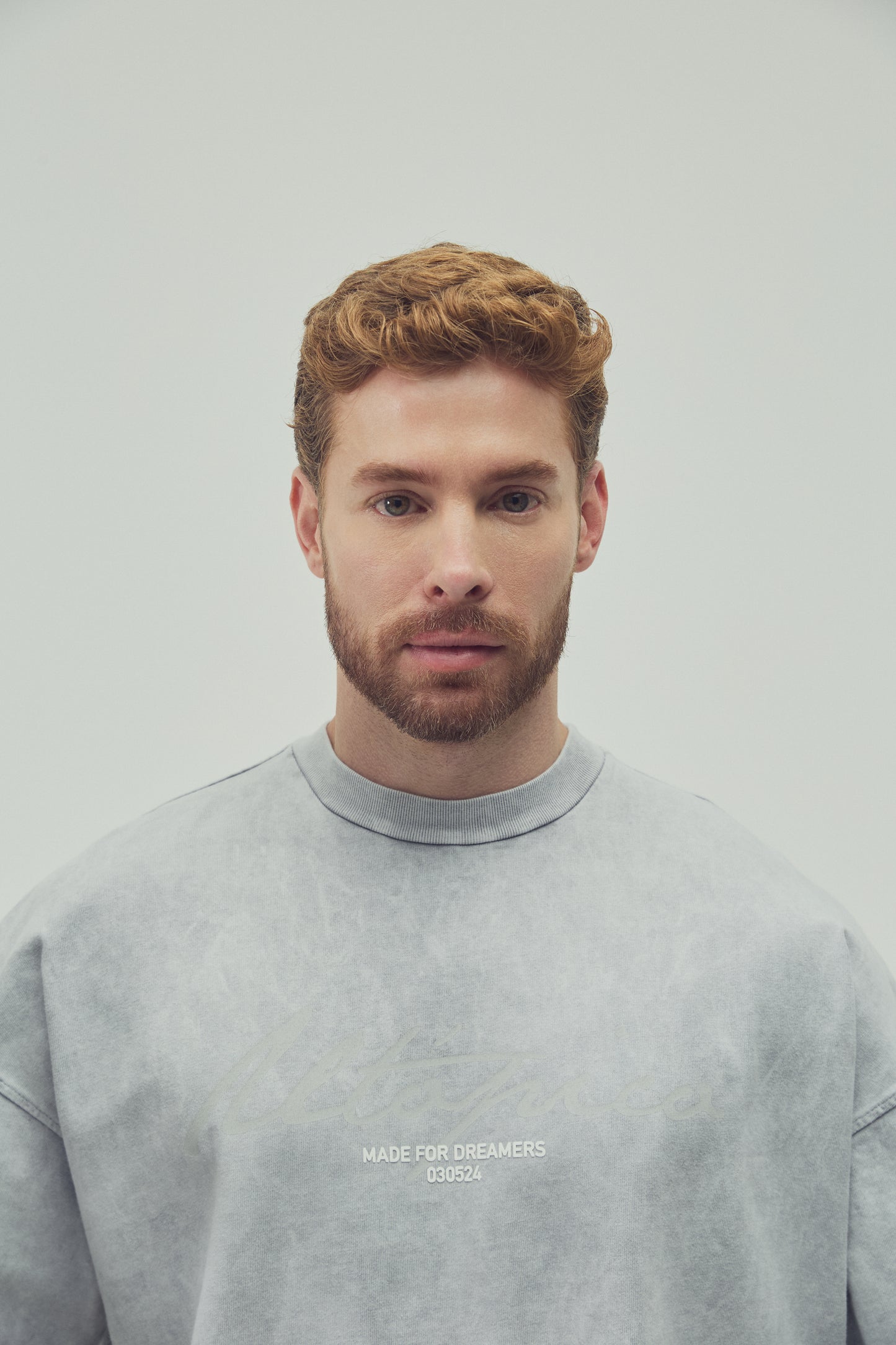 CAMISETA OVERSIZED -  GRIS