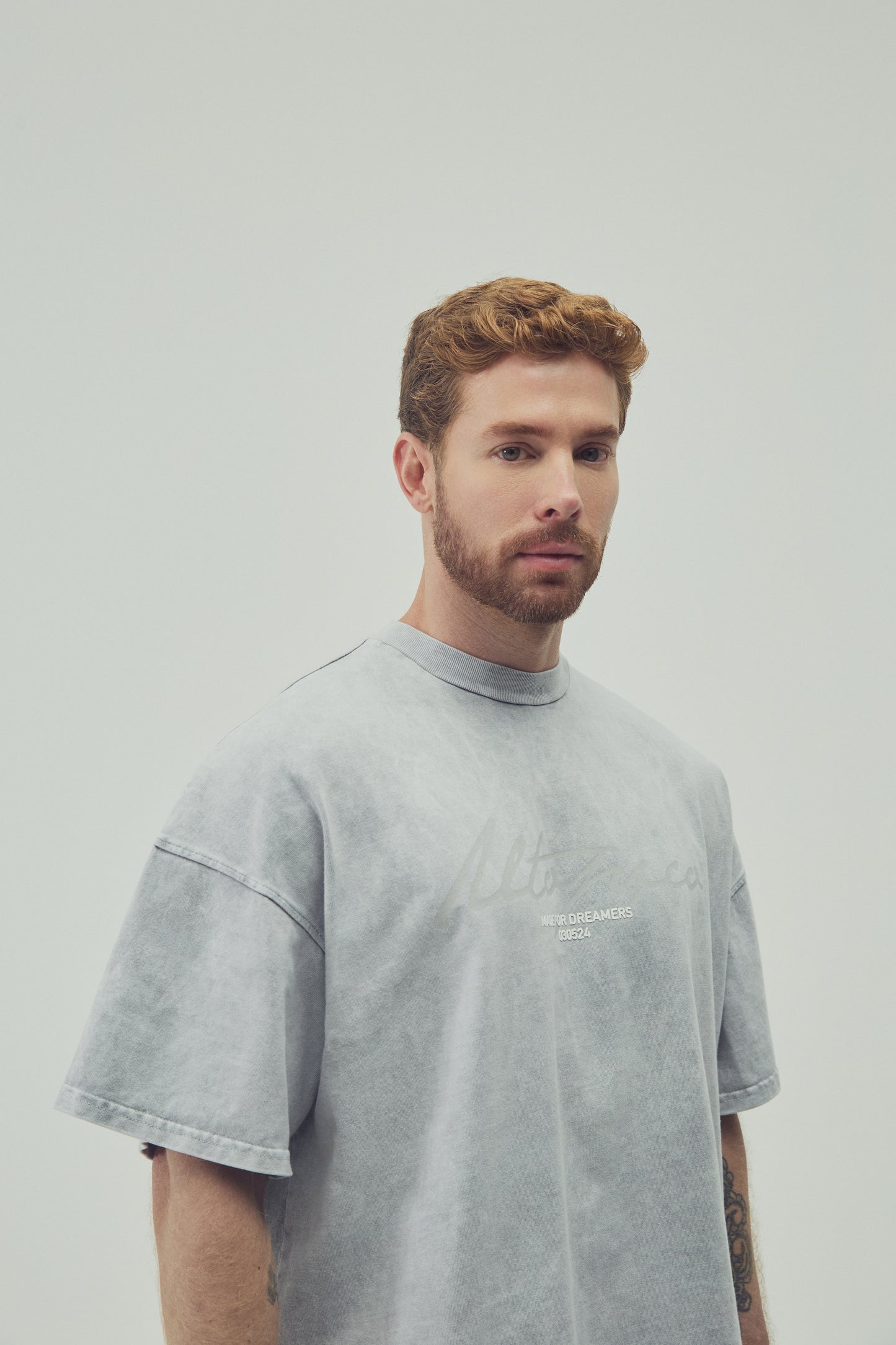 CAMISETA OVERSIZED -  GRIS