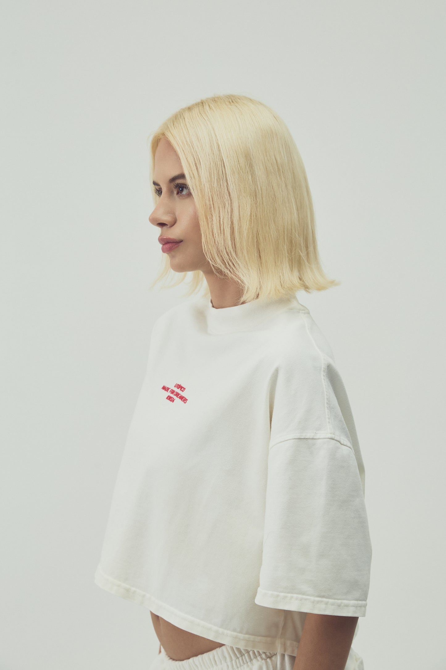 CAMISETA  CROPPED - MARFIL