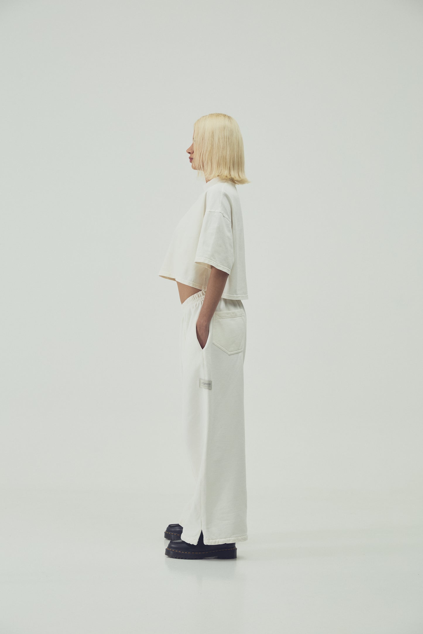 CAMISETA  CROPPED - MARFIL