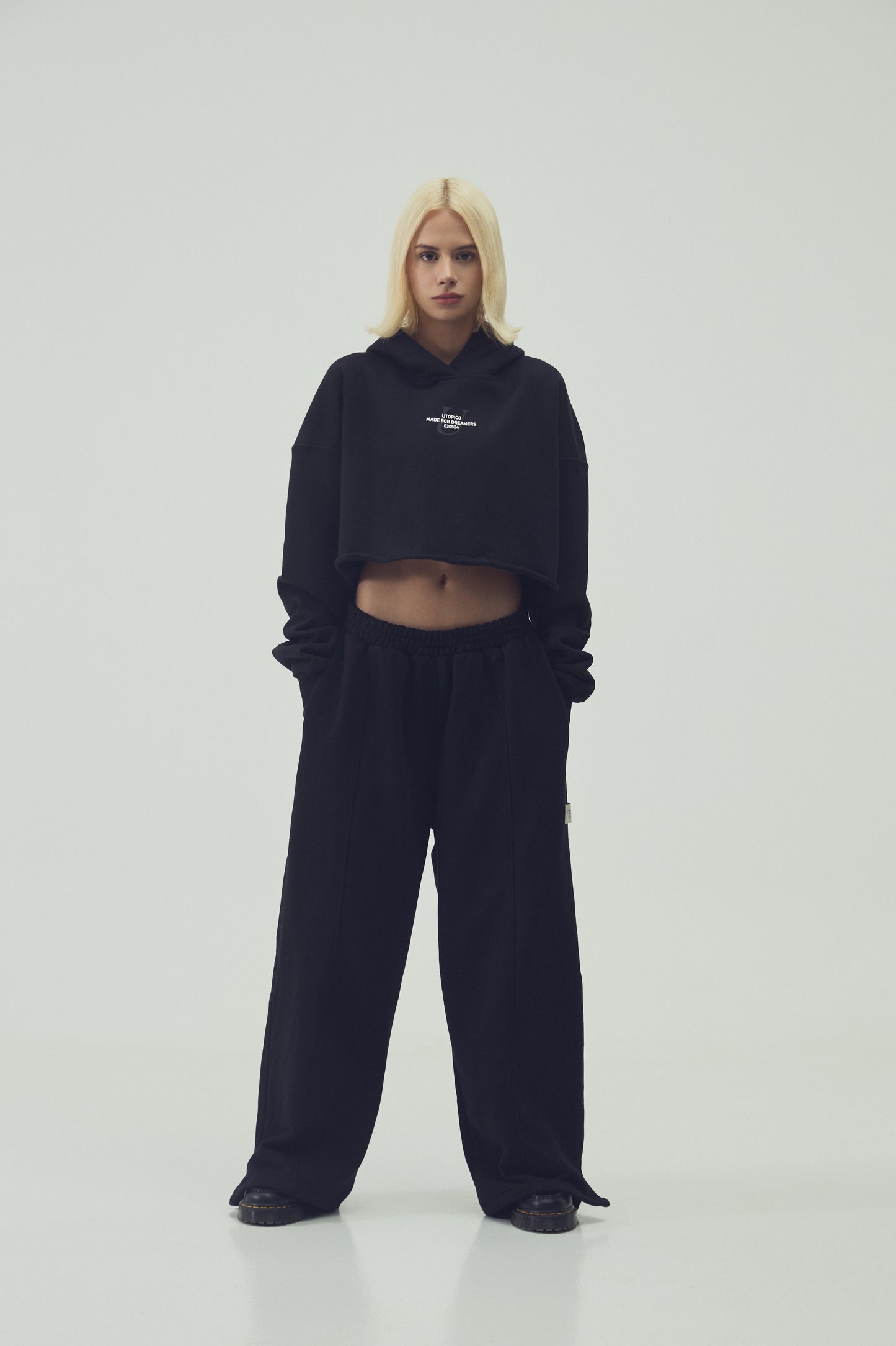 HOODIE  CROPPED - NEGRO