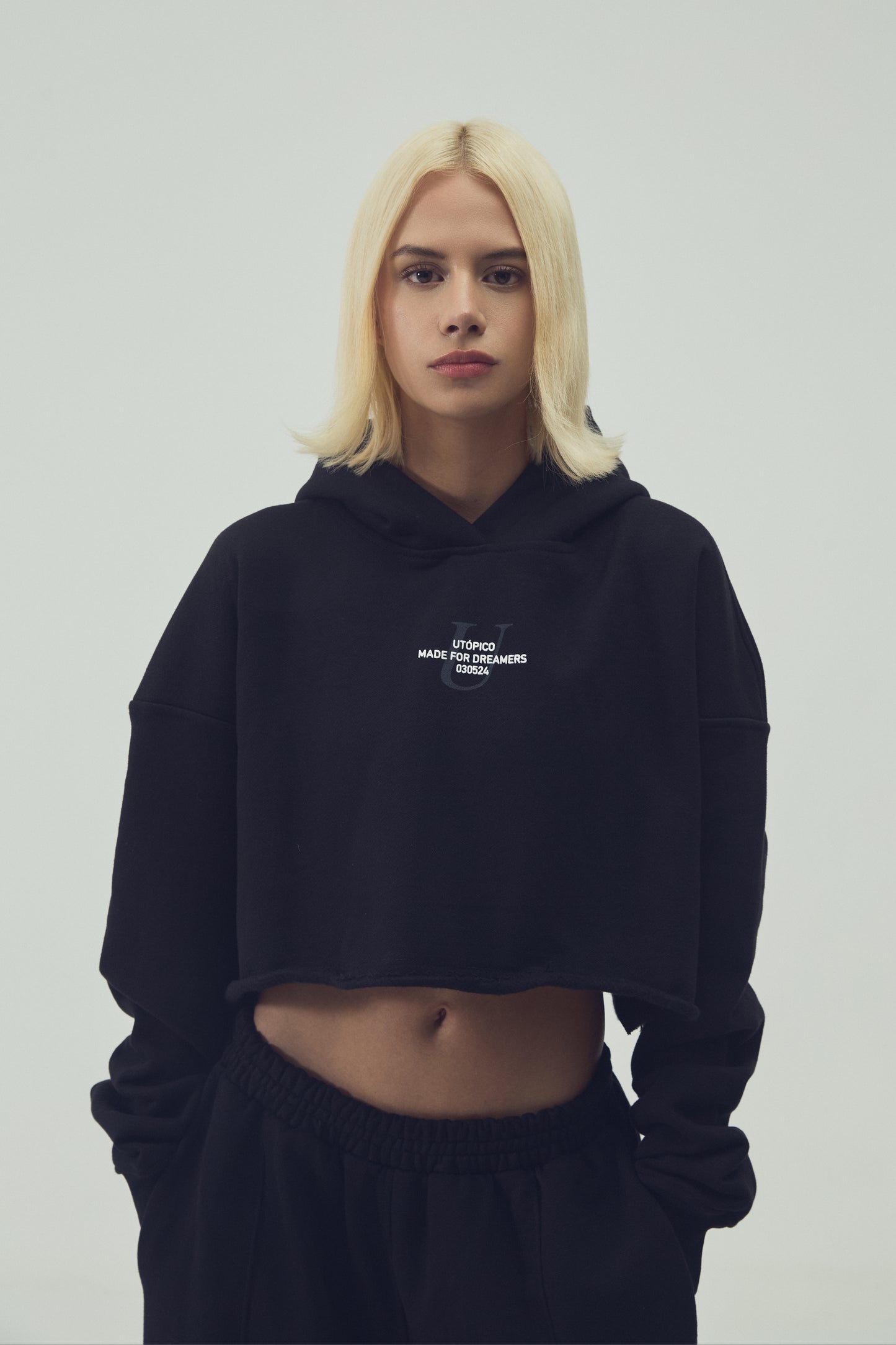 HOODIE  CROPPED - NEGRO
